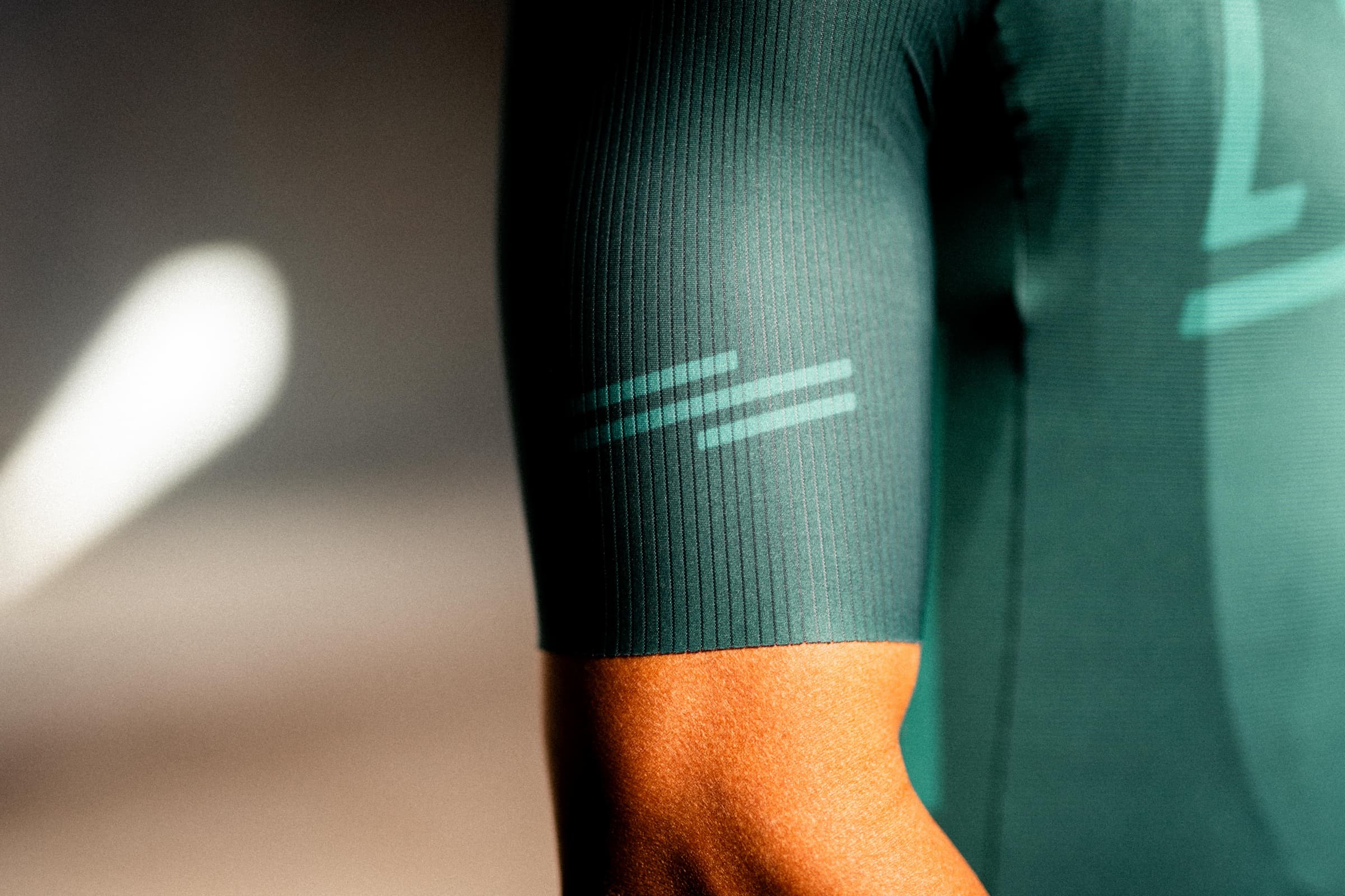 files/lsrf-cycling-jersey-close-up-green-and-white.jpg